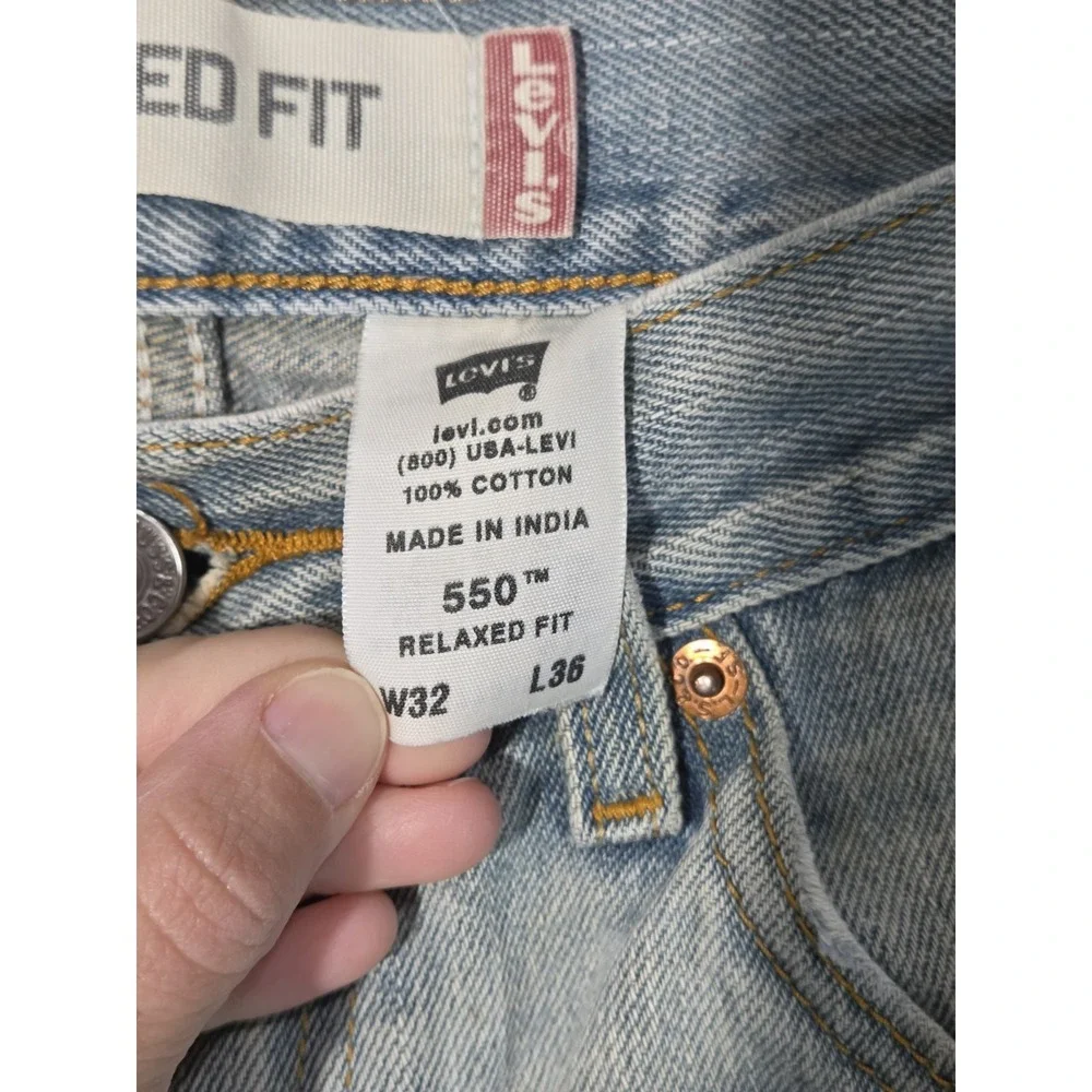 Y2K Levis 550 Cut Off Bermuda Jort Shorts 32 X 13 Light Wash Distressed Relaxed